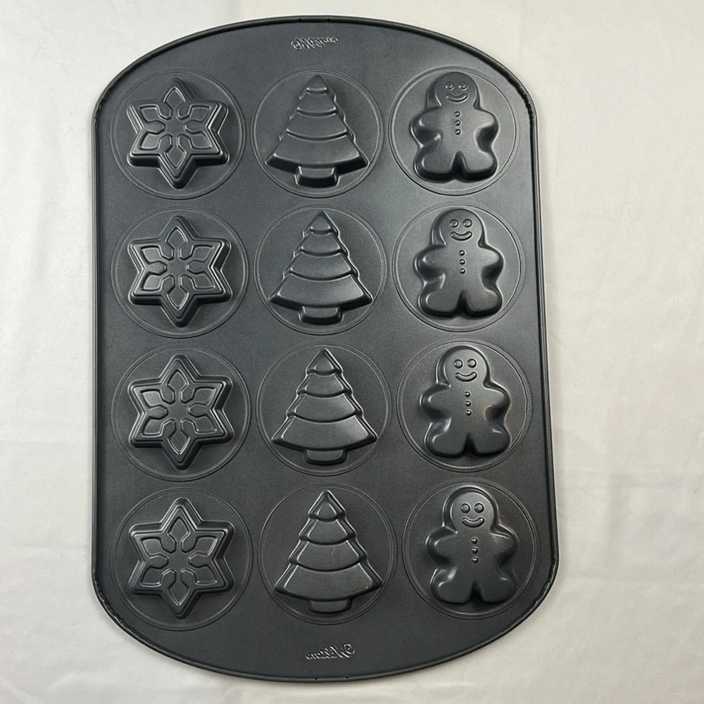 Wilson Preformed Cookie Bakeware - Christmas - Winter - Gingerbread, Tree, Star - Picture 8 of 14